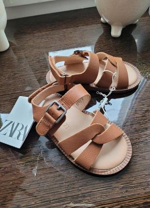 Шкіряні босоніжки zara 21 розміру