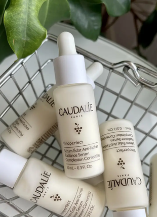 Осветляющая сыворотка против пигментных пятен caudalie vinoperfect radiance serum3 фото