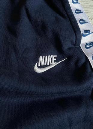 Чоловічі спортивні штани на лампасах nike оригінал3 фото