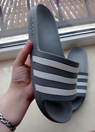 Оригінальні шльопанці adidas