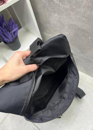 Непромокаемый рюкзак вместительный черного цвета с логотипом3 фото
