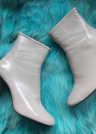 Лакированные ботильоны zara