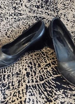 Туфли на танкетке весна осень натуральная кожа 24 см.