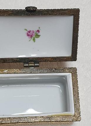 Фарфоровая шкатулка с позолотой