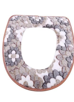 Чехол-накладка, утеплитель на сиденье унитаза на липучках пушистая