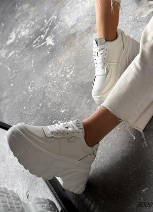 Кросівки на високій підошві