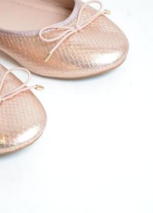 Туфли,балетки белые,золоти,золотистые,принт1 фото