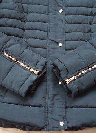 Коротка приталена тепла куртка8 фото