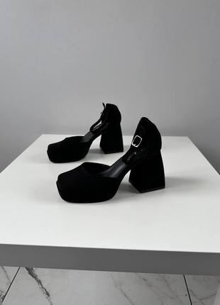 Туфли на каблуках с квадратным носком черные1 фото
