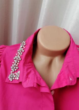Мега стильная яркая крутая блуза розового цвета фуксия вышита камнями и жемчугом4 фото