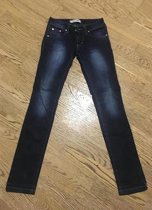 Джинсы