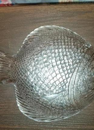 Блюдо стеклянное фигурное "рыба" селёдочница  19*16 см4 фото