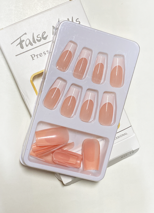 24 шт накладные ногти со скотчем пудровые с белым френчом французский маникюр