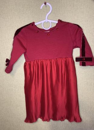 Красное платье плиссе для девочки ростом 98 см7 фото