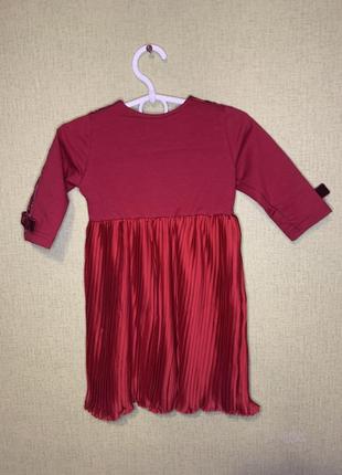 Красное платье плиссе для девочки ростом 98 см10 фото