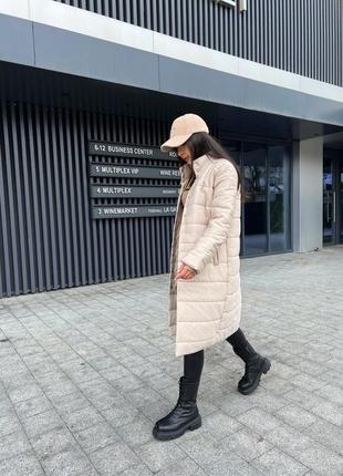Куртка пальто женская стеганая длинная весенняя демисезонная на весну теплая легкая бежевая черная коричневая6 фото