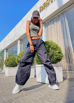 Женские черные, бежевые, светлые брюки парашюты, штаны карго из плащевки на затяжках