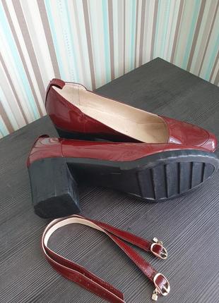 Кожаные туфли на каблуке бордовые марсала4 фото