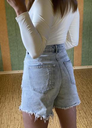 Крутые шорты mom 7