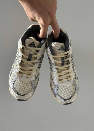 Класні жіночі кросівки adidas x bad bunny response cl бежеві3 фото
