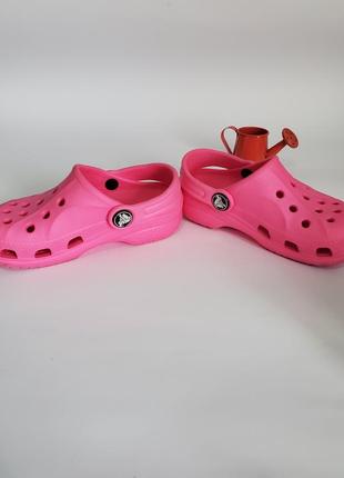 Дитячі шльопанці на дівчинку від crocs5 фото