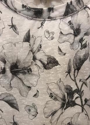 Очень красивая и стильная брендовая футболка в цветах 19,5.