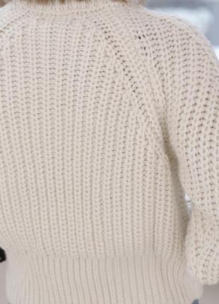 Тепленький свитер, оригинальная вязка на рукавчиках производитель - na-kd размер - s цвет - молочный3 фото