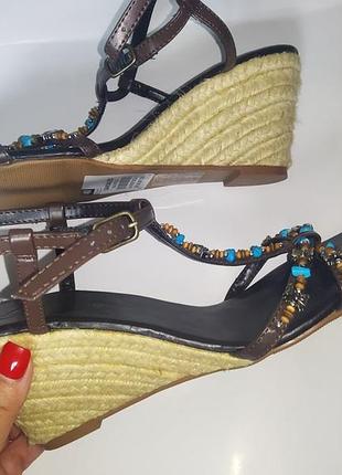 Босоніжки в "етно" стилі