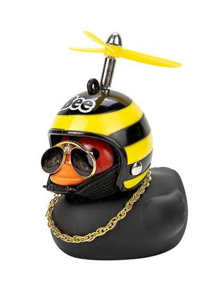 Уточка в машину в шлеме с полосками "пчелка bee" с пропеллером