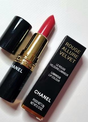 Chanel rouge allure velvet номер 146 фото