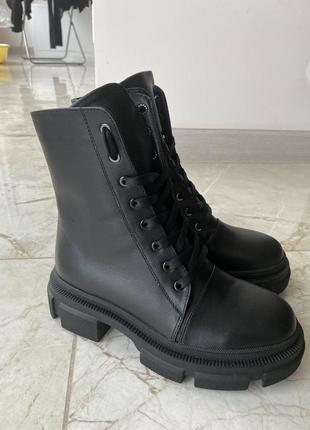 Шкіряні ботинки сапоги берці