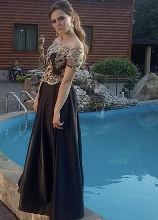 Сукня на випускний