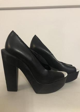 Босоніжки zara