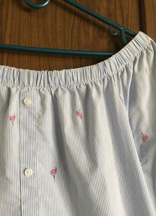 Стрейчевая блуза с открытыми плечами с фламинго от atmospher7 фото