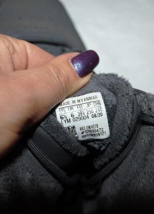 Кроссовки фирмы adidas 39,5 размера по стельке 26 см.2 фото