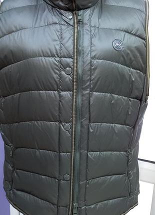 Жилетка на пуху от бренда brax.