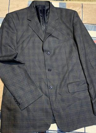 Стильный мужской пиджак