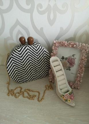 Плетена солом'яна сумочка