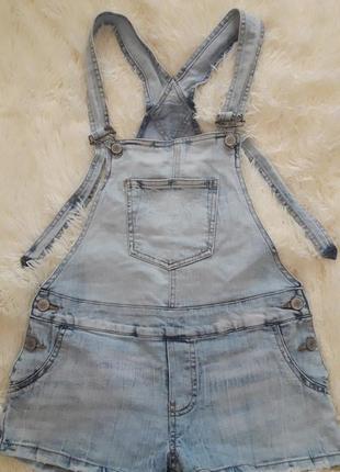 Джинсовий актуальний ромпер,комбенезон