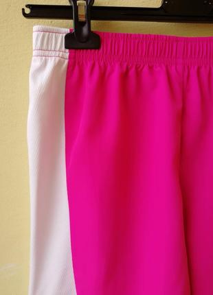 Яркие спортивные шорты розовые4 фото