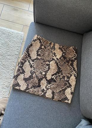 Спідничка в анімалістичний принт від h&m