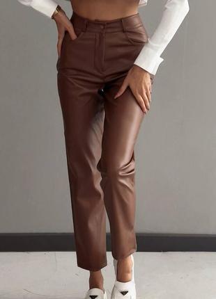 Женские кожаные штаны с высокой талией4 фото