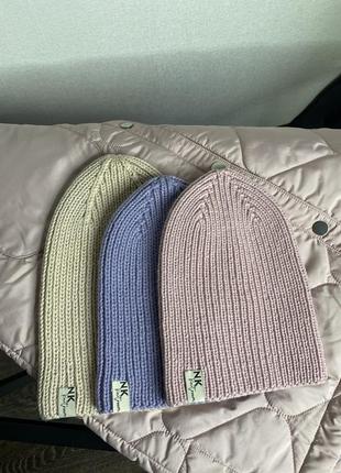 Детские демисезонные шапки из мериносовой шерсти