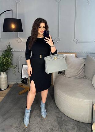 Платье миди прямое большой размер поясок с пряжкой вырез лодочка рукав 3/4 юбка с разрезом сбоку ткань рубчик турция