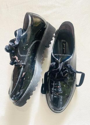 Шикарные лаковые ботинки paul qreen