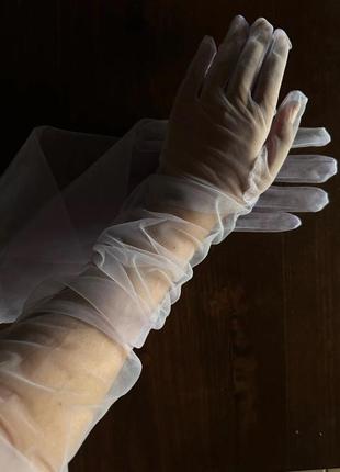 Высокие перчатки серые прозрачные тюлевые для фотосессии