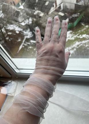 Высокие перчатки серые прозрачные тюлевые для фотосессии3 фото