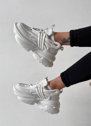 Білі стильні, масивні весняні кросівки з еко-шкіри та гуми6 фото
