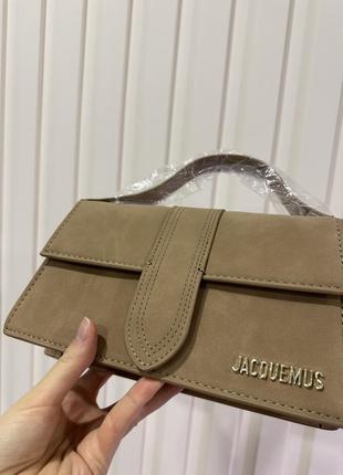 Сумка в стиле jacquemus