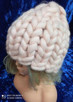 Теплая вязаная шапка из шерсти меринос